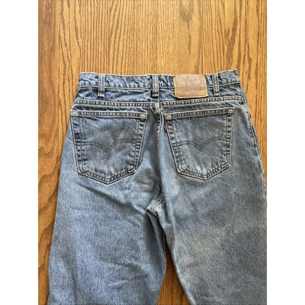 Vintage Levi’s 550 Jeans Relaxed Fit Men’s 32x36 Medium Wash Tapered Denim 1994